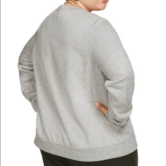 Nike Women’s Crew Neck Sweatshirt - Picture 2 of 6